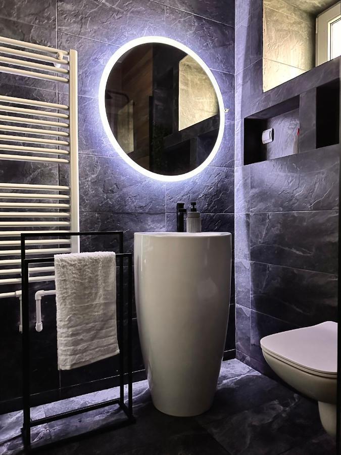 Lv Luxury Apart - One Minute Away From Train Station 普雷代亚尔 外观 照片