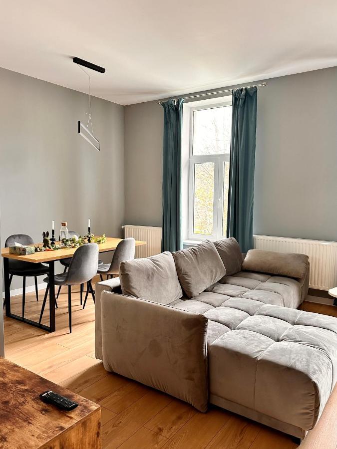 Lv Luxury Apart - One Minute Away From Train Station 普雷代亚尔 外观 照片