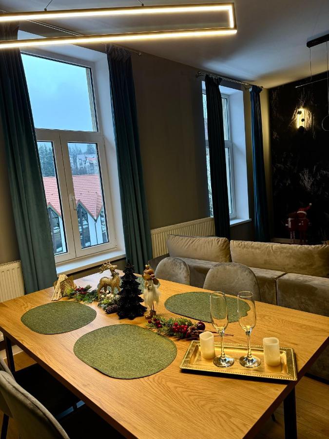 Lv Luxury Apart - One Minute Away From Train Station 普雷代亚尔 外观 照片