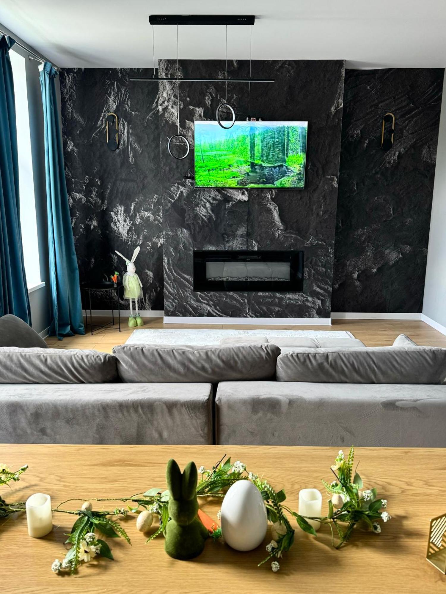 Lv Luxury Apart - One Minute Away From Train Station 普雷代亚尔 外观 照片